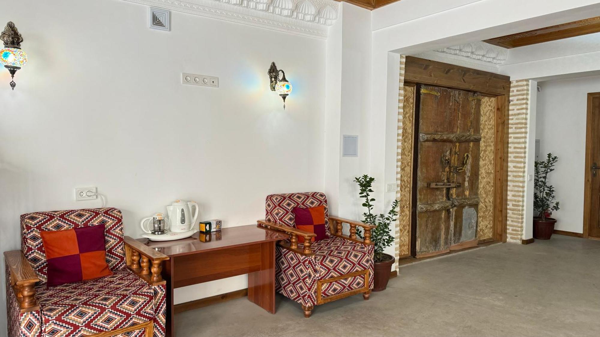 Mahbubakhon Guest House In Old City Bukhara Exterior photo